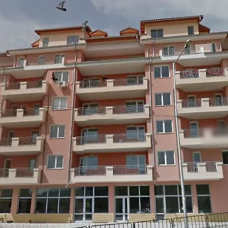 Orange Apartment *